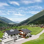Neustift Near Stubai Glacier Skiing Апартаменты Нойштифт-им-Штубайталь