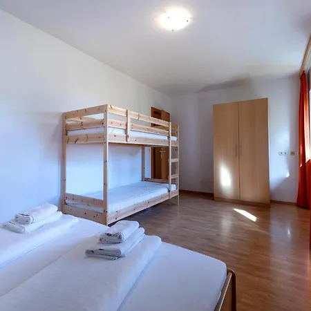 Neustift Near Stubai Glacier Skiing Appartement